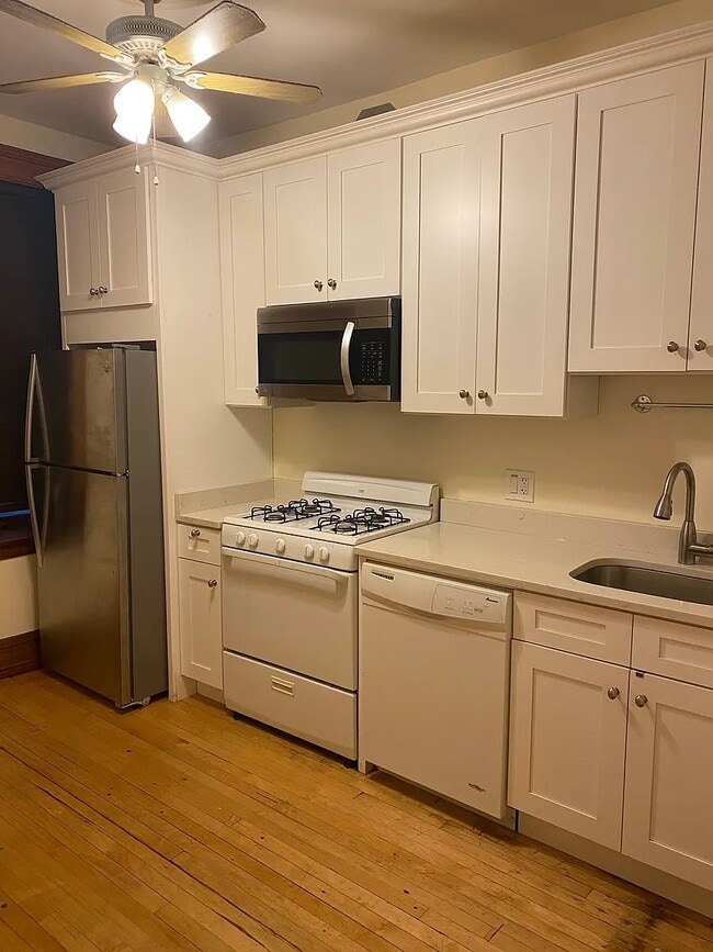 Photo - 844 W Aldine Ave Unidad 1