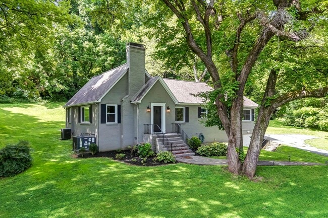 Photo - Knoxville 37914 - 3-bedroom, 3-bath home with a finished basement - Contact Chad Weeks (865) 567-...