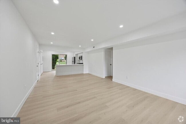 Building Photo - 511 Bradley Ct Rental