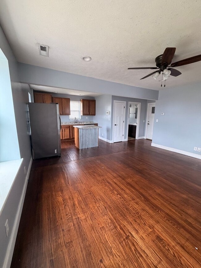 Building Photo - 722 S Spring St Unit 722 S Spring- 3C