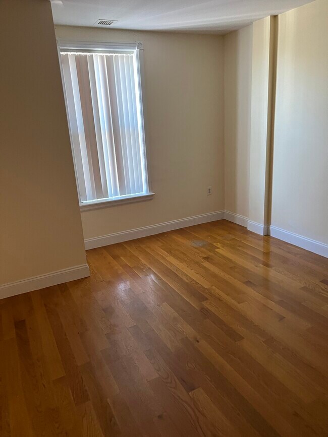 90 Westland Ave Unit 504