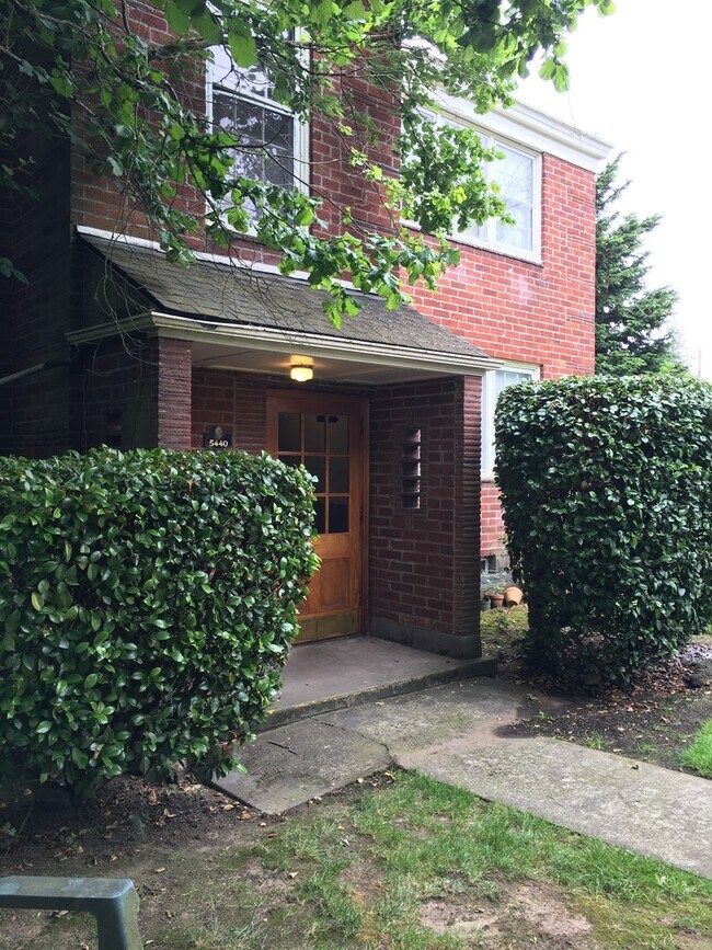 5540 NE Sandycrest Terrace Unit 5540-3