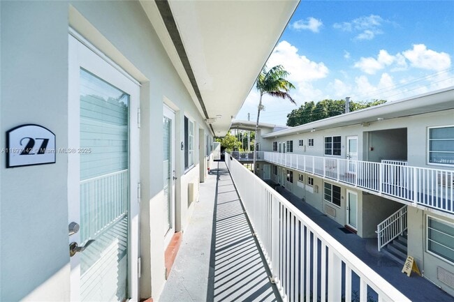 Photo - 6930 Rue Versailles Dr Unidad 27