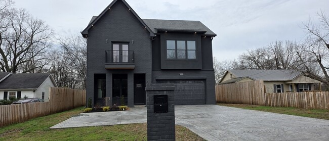 Building Photo - 111 Twin Oak Dr