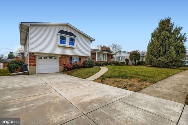 Photo - 119 E Padonia Rd