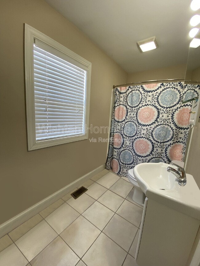 Photo - 518 W Murray St