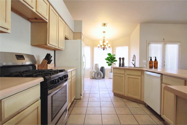 Photo - 1646 E Melissa St
