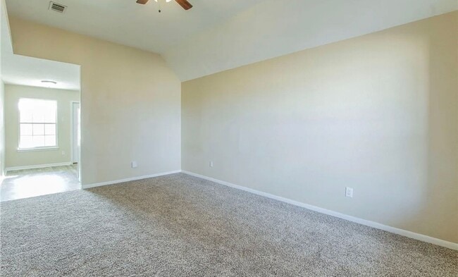 Photo - AVAILABLE NOW! (SECTION 8 ACCEPTED)