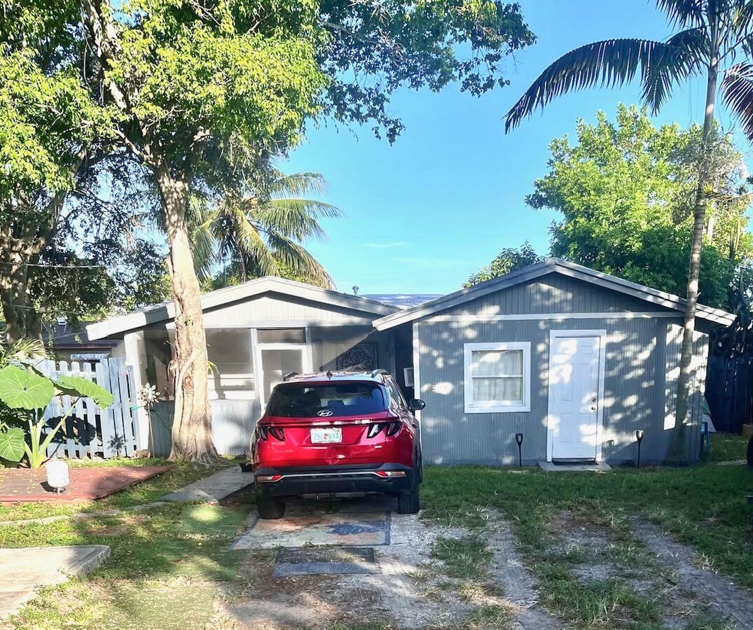 Photo - 1537 SW 44th Ave Apartment
