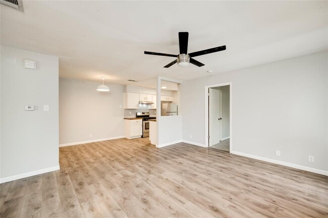 Photo - 915 Chisholm Cove