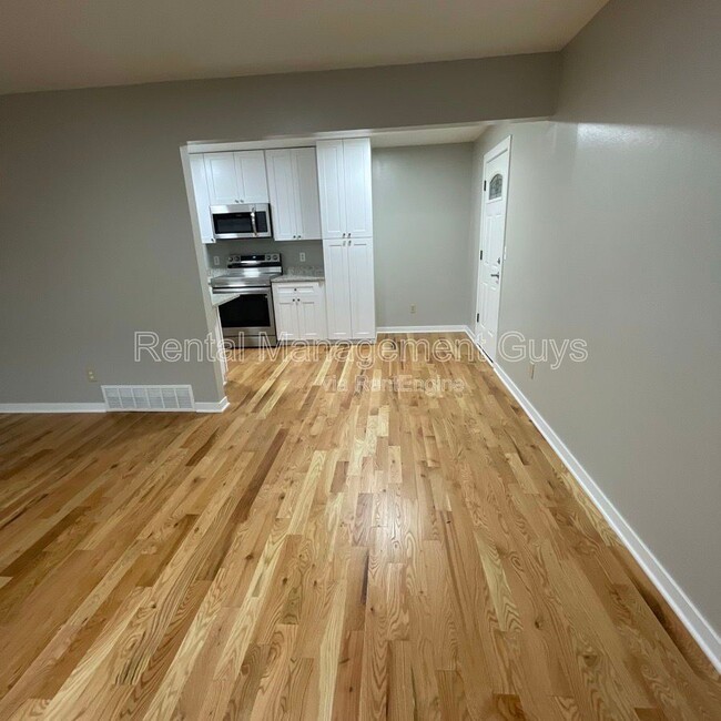 Photo - 8229 Halifax Ct N