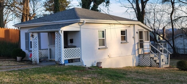 Building Photo - 1027 Halliahurst Ave Rental