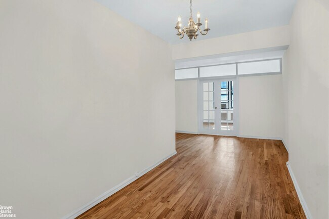 Photo - 1420 York Ave