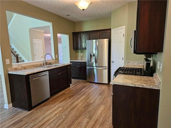 Photo - 2350 Kirkstone Dr