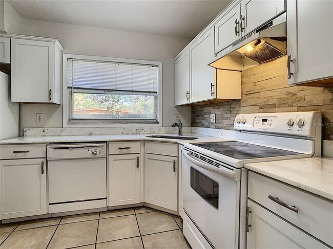 Photo - 2915 Fairfield Ave S