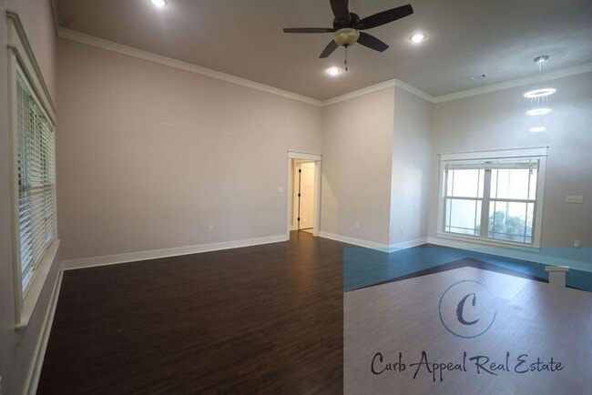 Photo - Beautiful 4 bed, 2 bath home - Bridger Par...