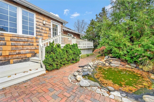 Photo - 443 Waterside Rd