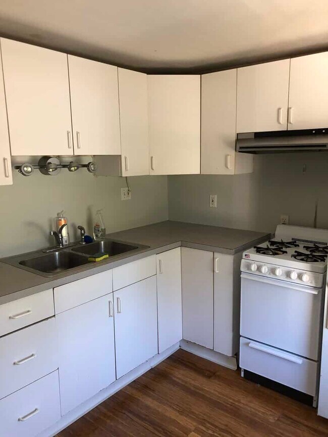 Photo - 177 Bridge St Apartments Unit 2