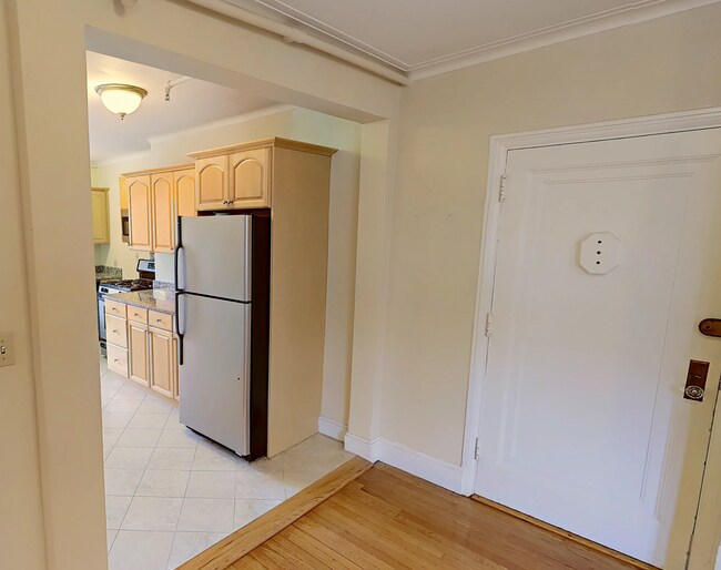 Photo - 1450 Beacon St