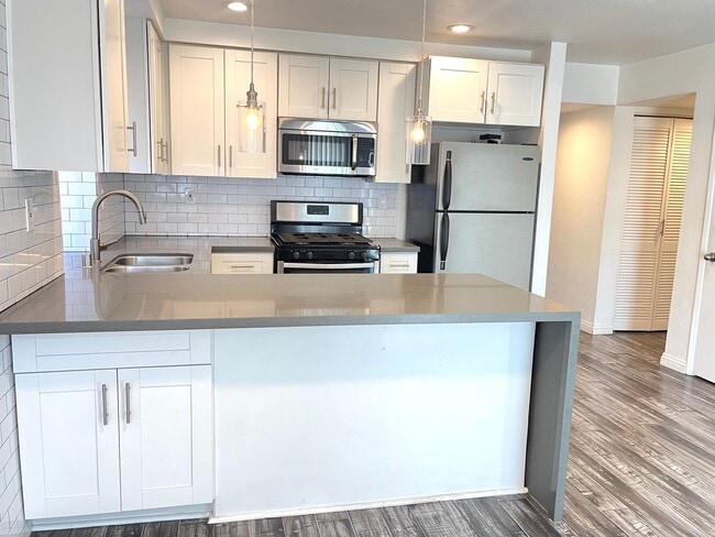 Photo - 7521 Brookside Rd