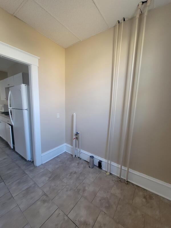 Photo - 16 W Grand St