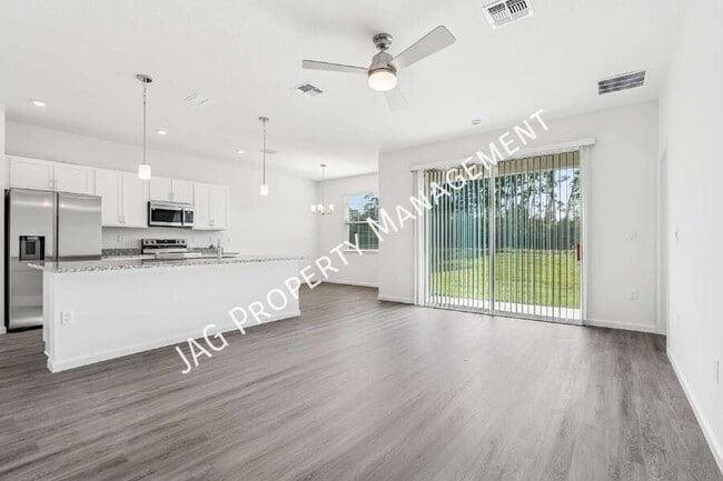 Photo - 2601 Hagoplan Ave SW