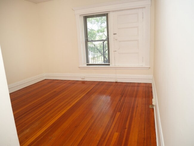 Photo - 1382 Beacon St Unidad 12