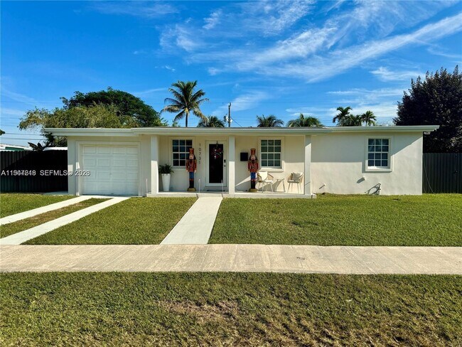 Building Photo - 10731 SW 51st Dr