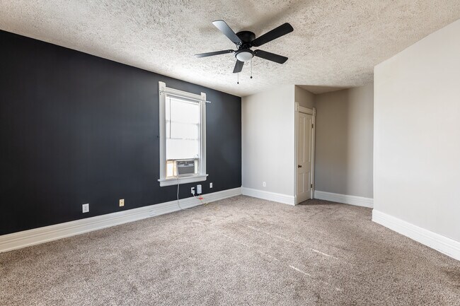 Photo - 1949 Hudson Ave Unit 2