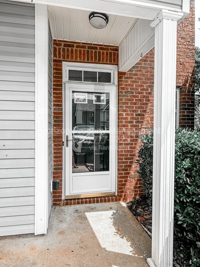 Photo - 19 Pearl Chambers Dr