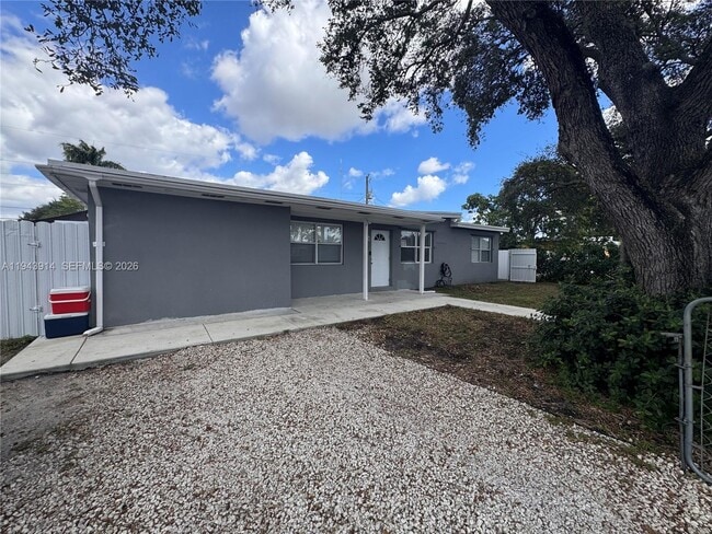 Photo - 5721 SW 41st St