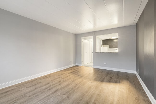 Photo - 6012 N Kenmore Ave