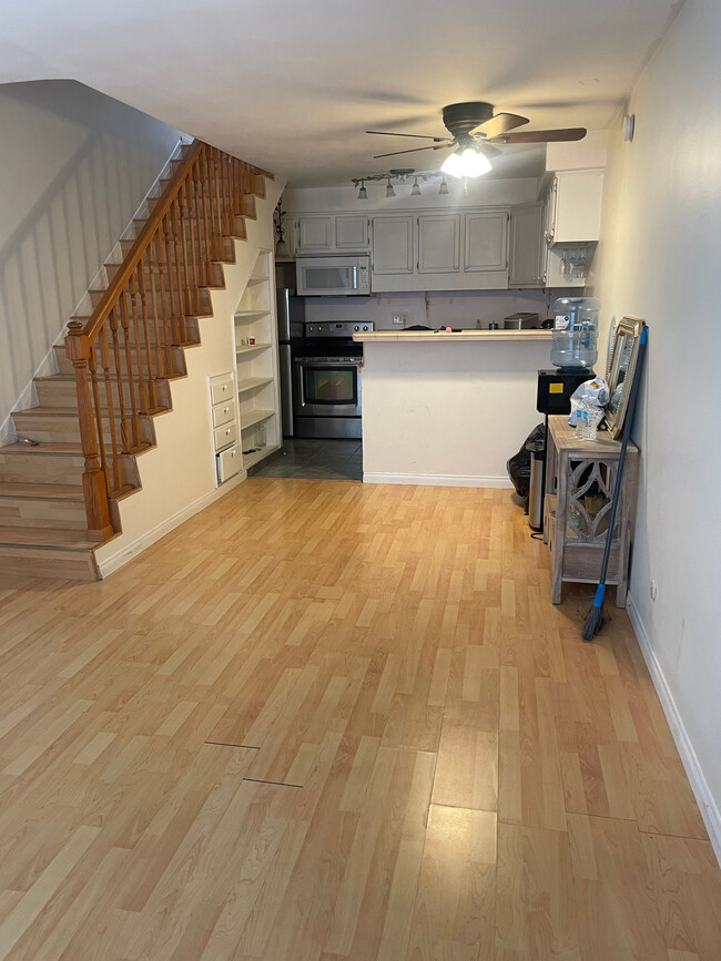 Photo - 11025 Kittridge St Townhome