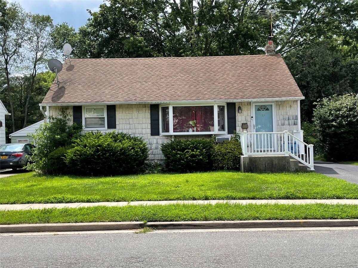 Photo - 17 Kuhl Ave House