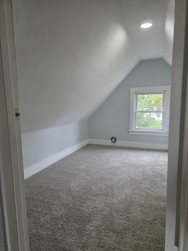 Photo - 14 Lincoln Pkwy