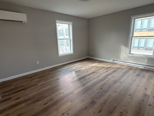 Photo - 1312 Grand St NE