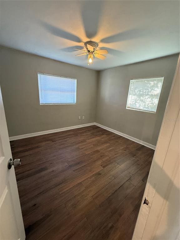 Photo - 1418 Queensway Rd
