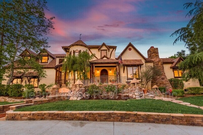 Photo - 32140 Windrush Rd House