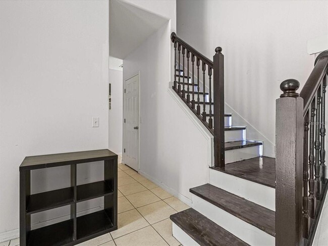 Photo - 437 Bridgewater Ct