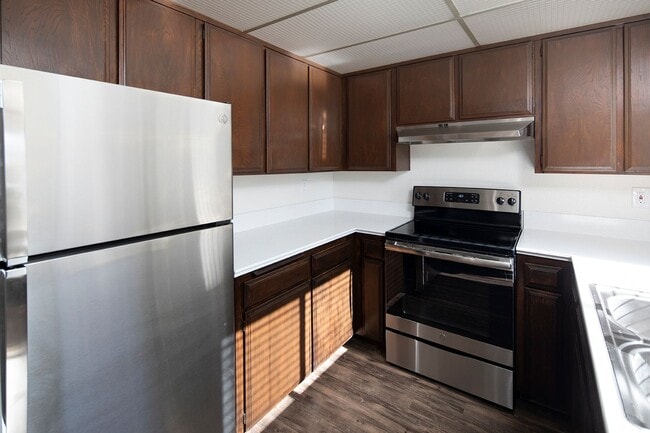 Photo - *MOVE-IN SPECIAL* Large One Bedroom in Gat... Unit 3B
