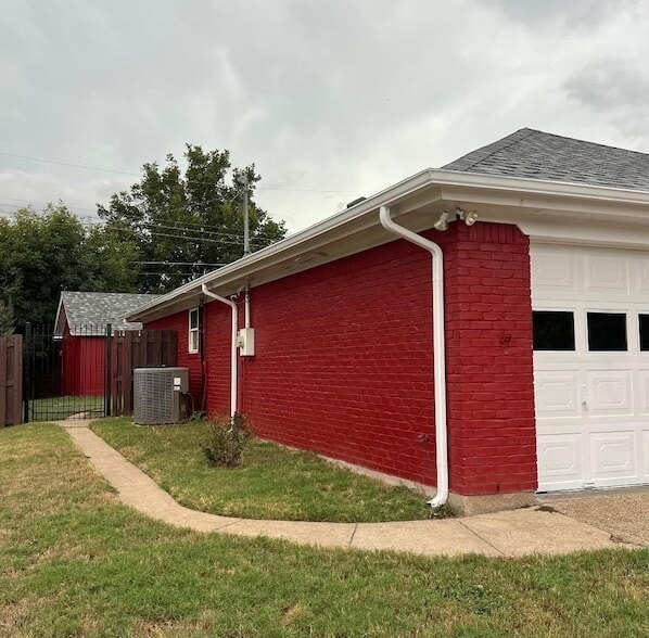 Photo - 1500 Hyde Park Blvd