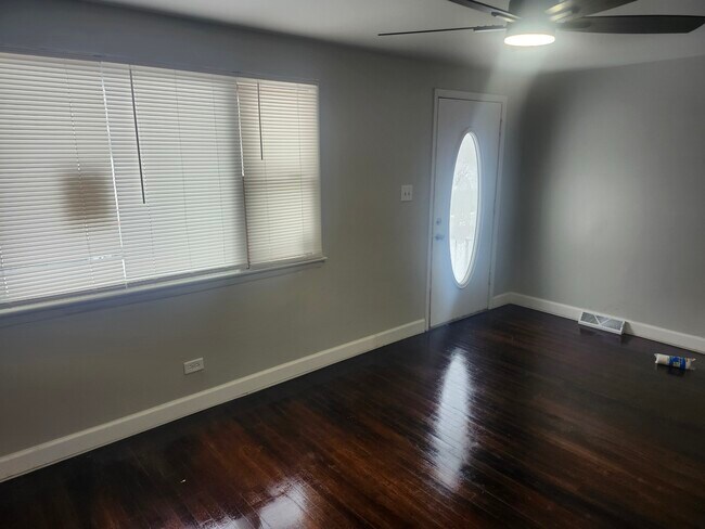 Photo - 11832 S Loomis St