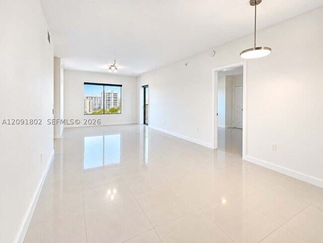 10 Aragon Ave Unit 910