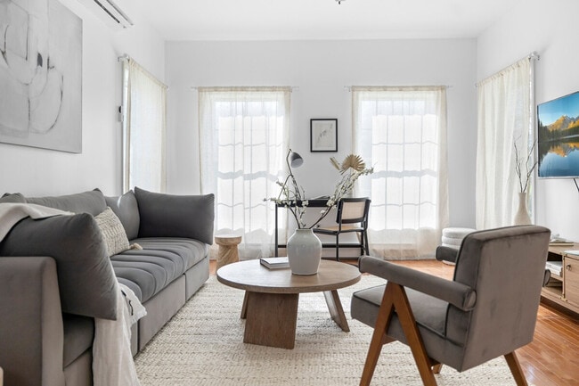 Building Photo - 163 Silver Lake Rd Unit ID1375465P