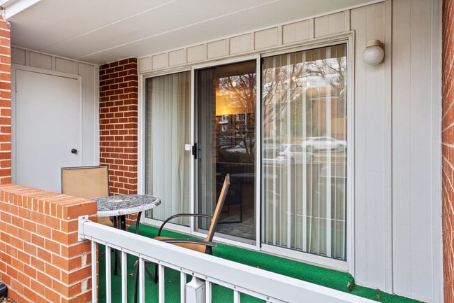 Building Photo - Park Place One Apartments