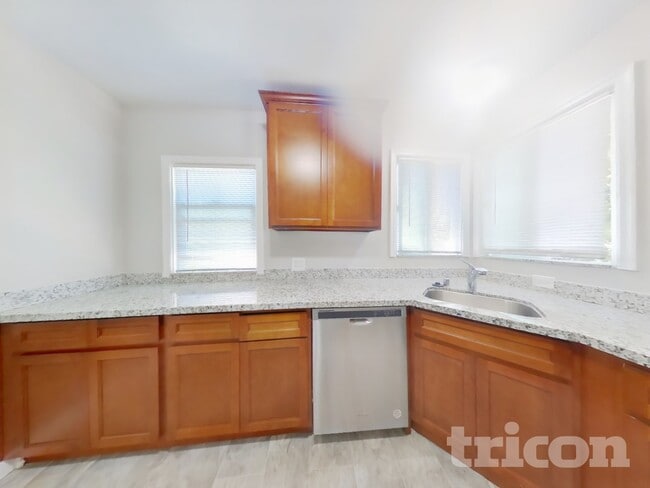 Photo - 627 Pierce St