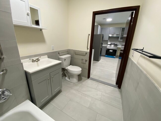 Photo - 1527 Bryant Avenue