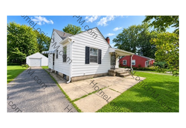 Building Photo - EAST SIDE 3 BEDROOM WITH BASEMENT! AVAILABLE NOW!