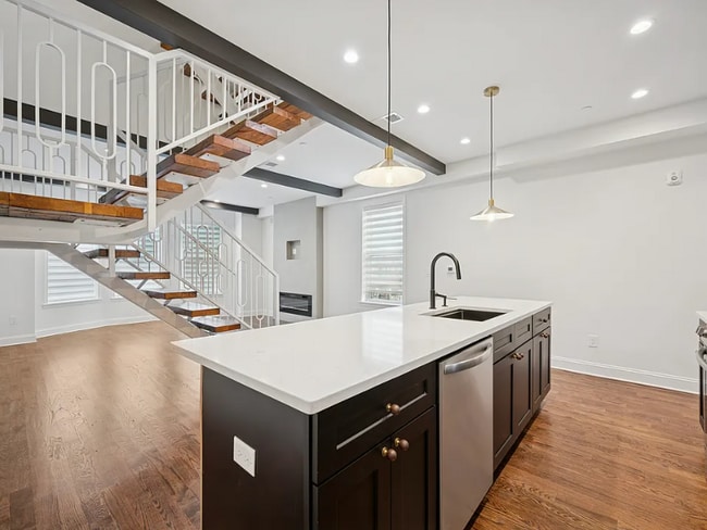 Photo - 2926 W Oxford St