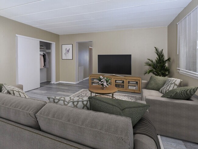 Photo - Cheltenham Station